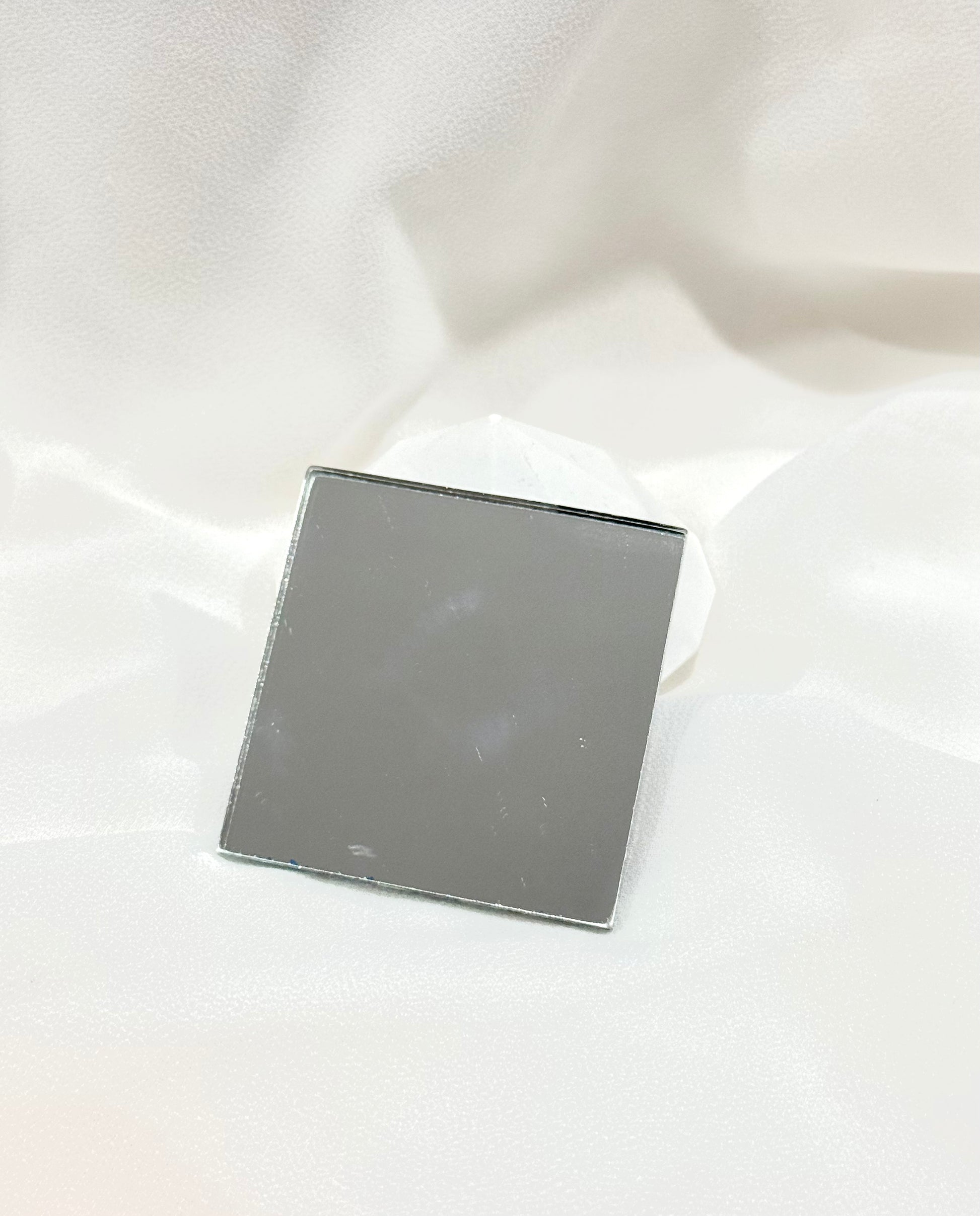 Grooming mirror